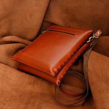 کیف رودوشی چرم بارثاوا مدل 1227